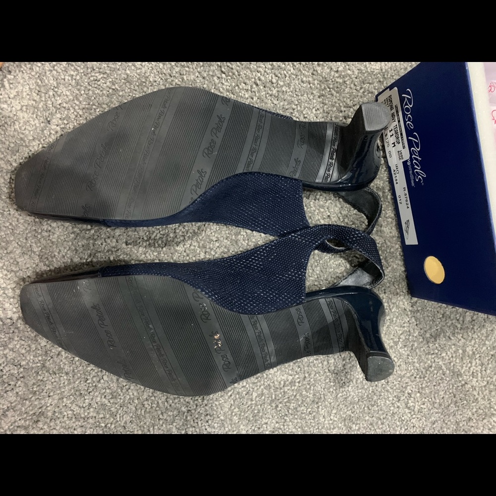 Rose Petal Navy Slingbacks‎ - Picture 3 of 4